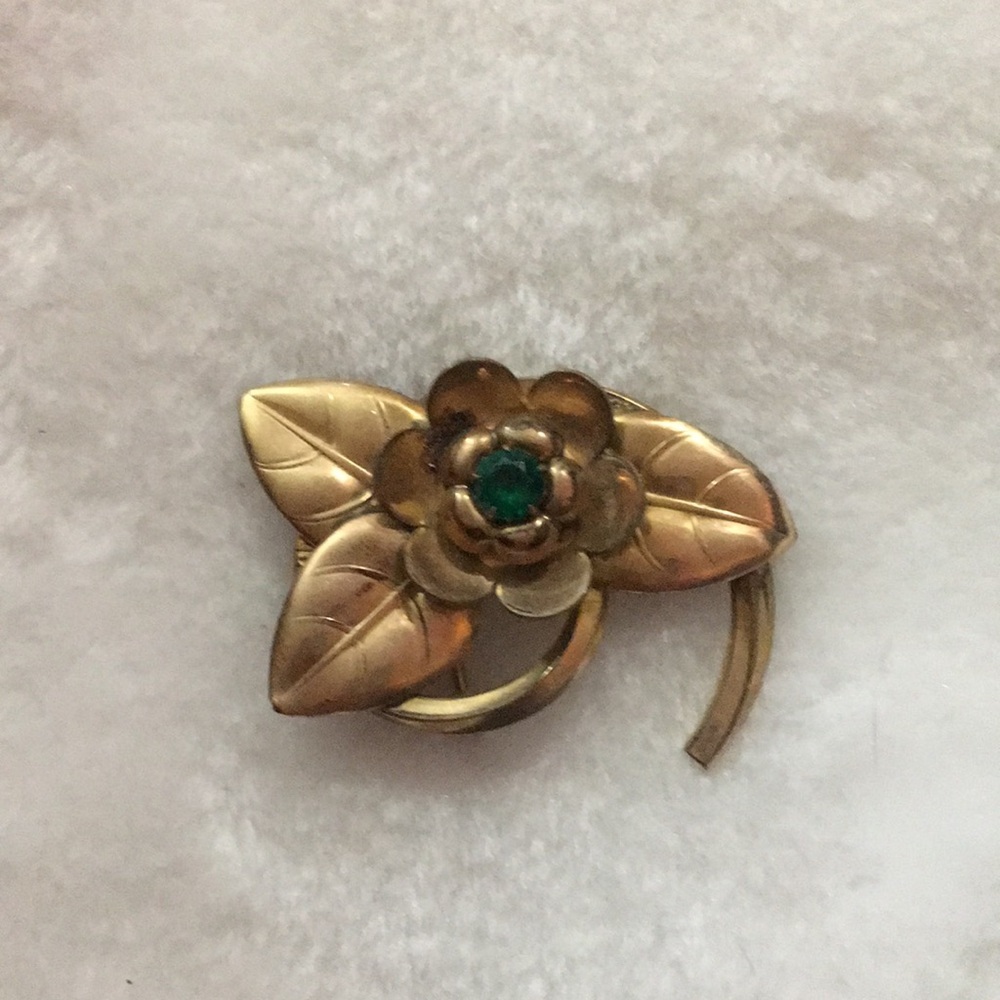 Elegant Gold and Green Floral Brooch
